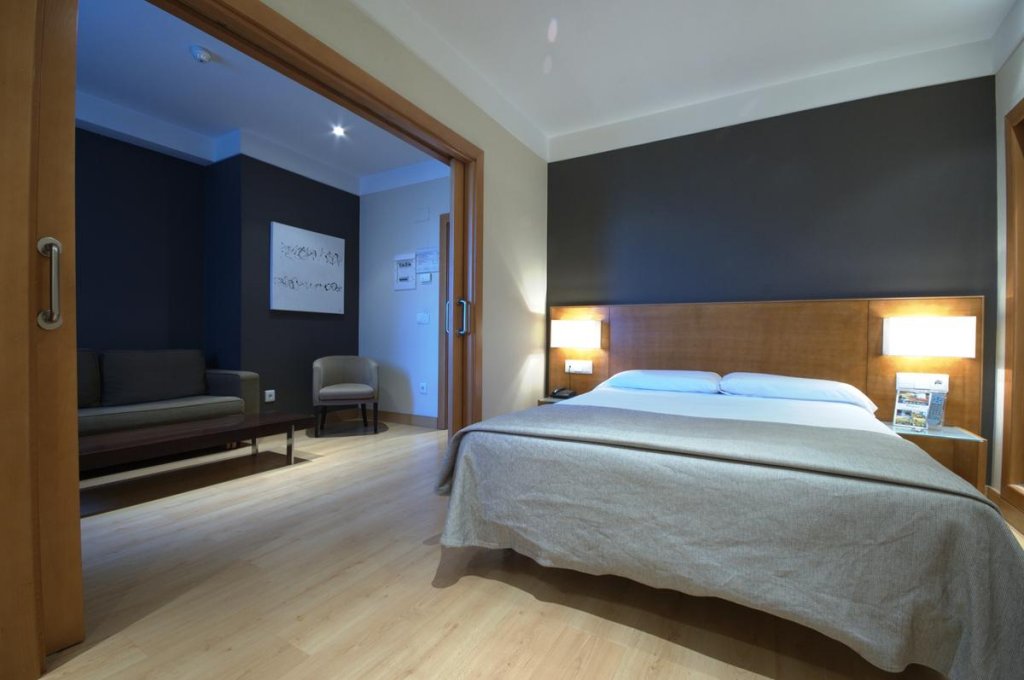 Фото Hotel Zenit Logroño