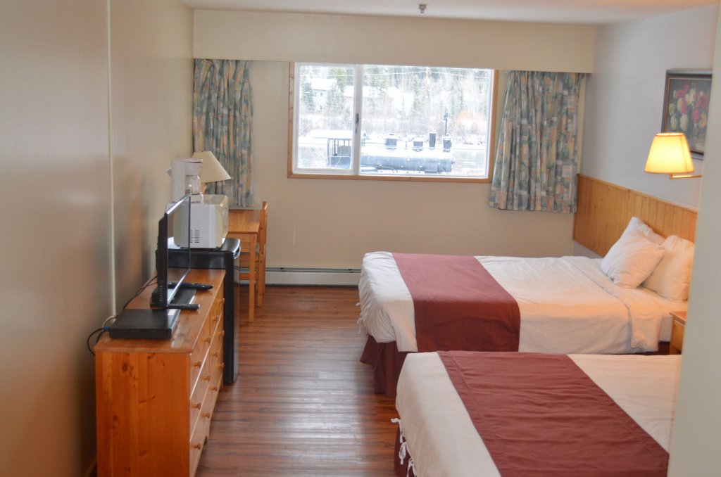 Фото Canadas Best Value Inn River View Hotel
