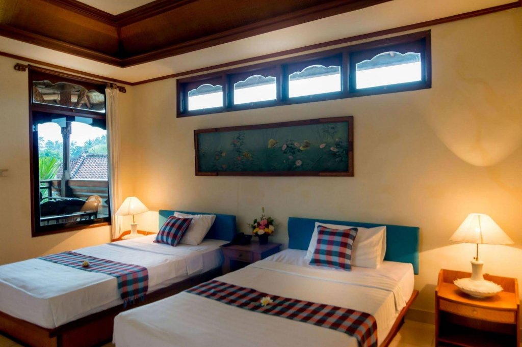 Фото DePradha Guest House