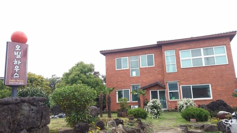 Гостиница Ophir House Jeju в Согвипхо
