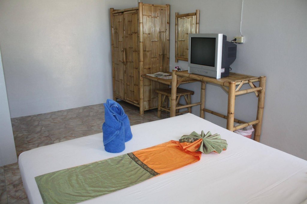 Фото Lime & Soda Beachfront Resort