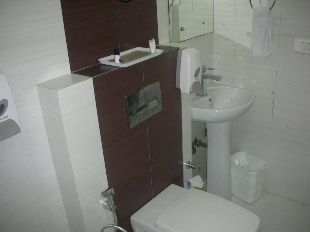 Фото Hyphen Business Hotel