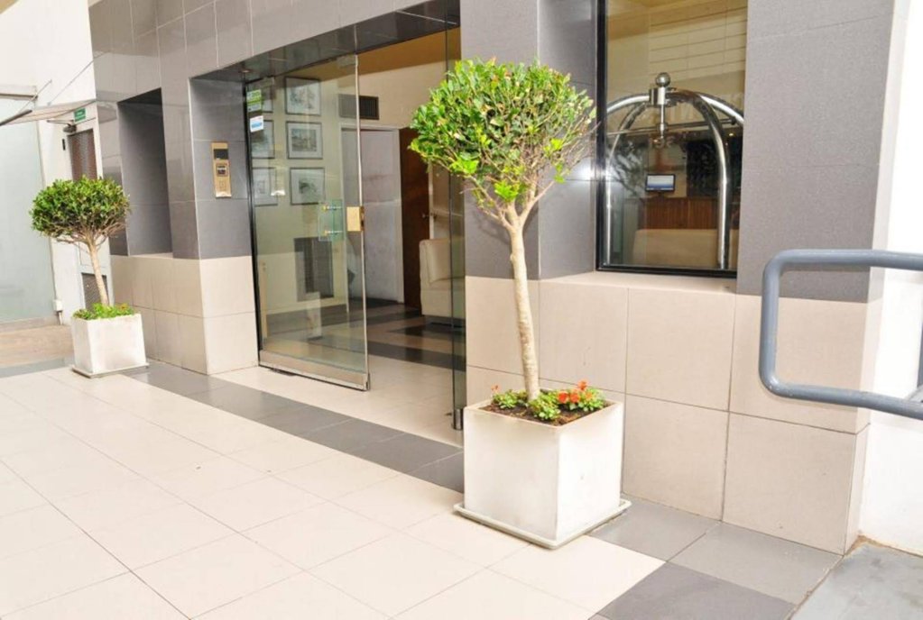 Фото отеля 2