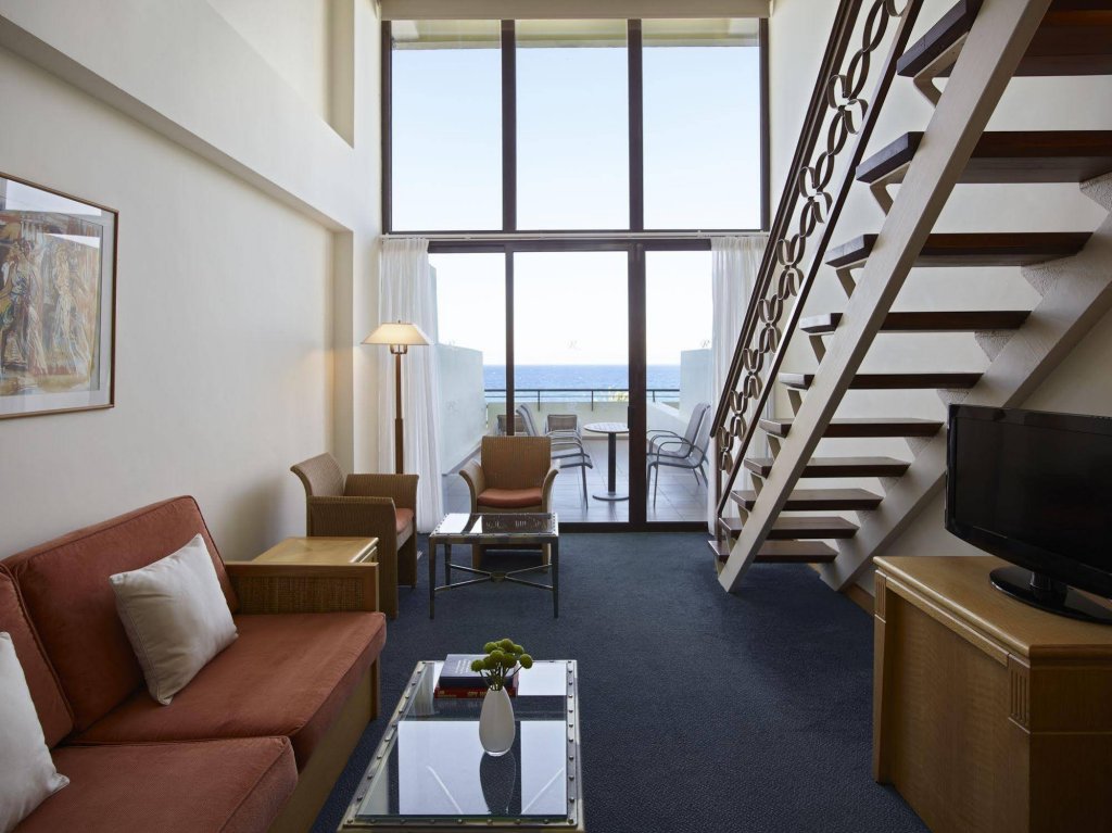 Фото Rhodes Bay Hotel & SPA