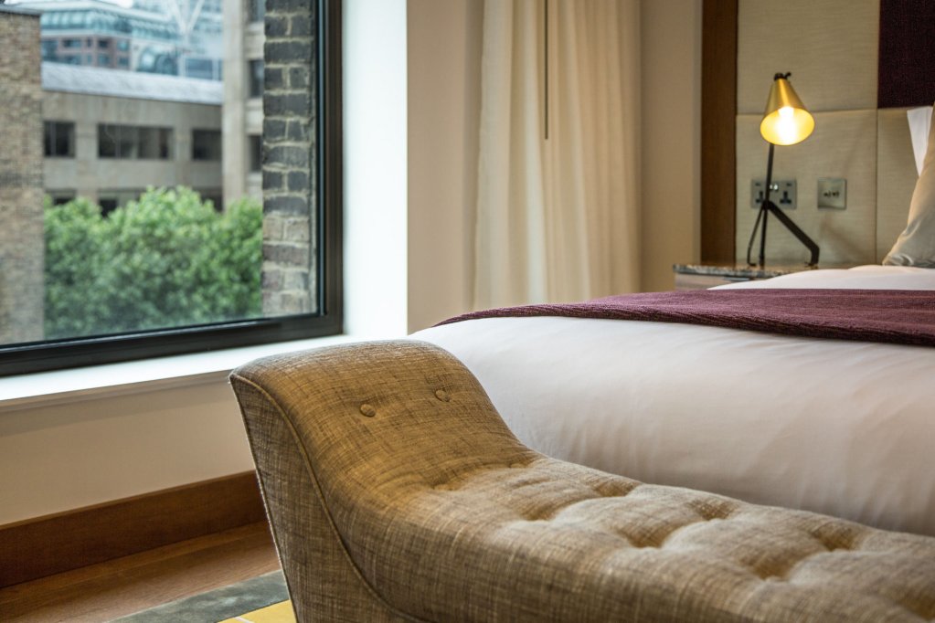 Фото Devonshire Club & Hotel