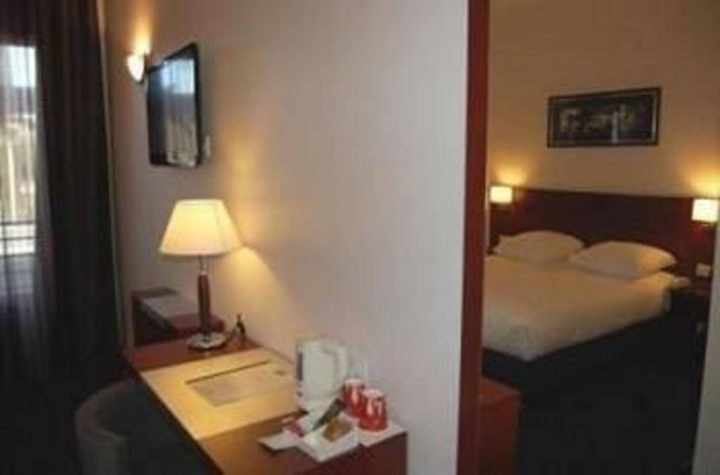 Фото Plessis Parc Hotel