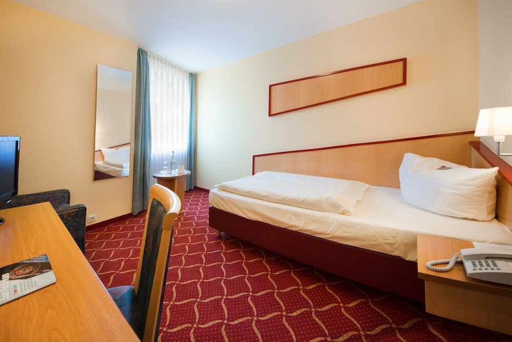 гостиница - Montana Hotel Nürnberg-West - Свободное государство Бавария, фо...