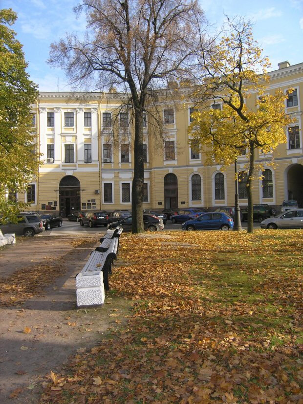 متحف Vystavochny zal Smolny ، سان بطرسبرغ، صورة