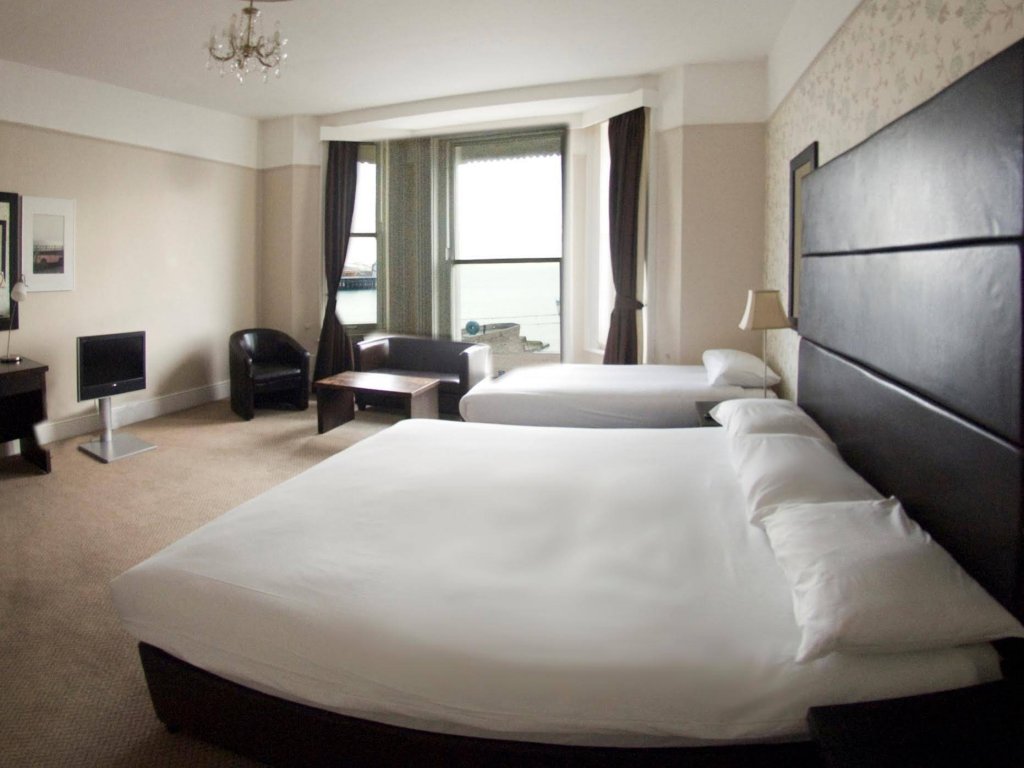 Фото Queens Hotel