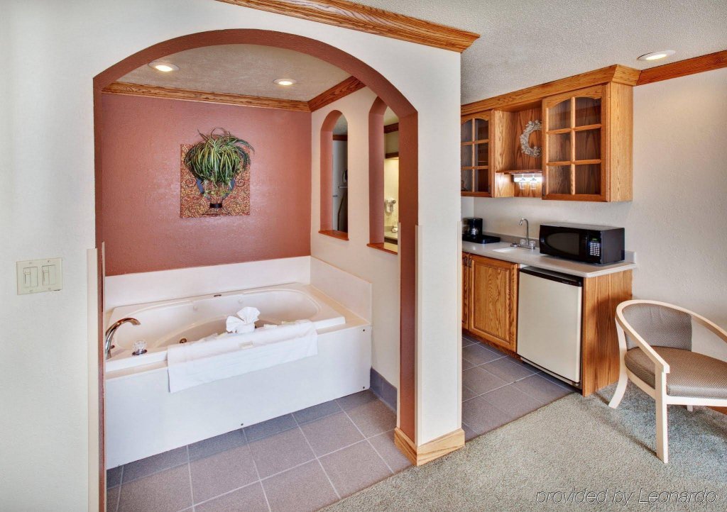 Фото Holiday Inn Express & Suites - North Platte, an Ihg Hotel