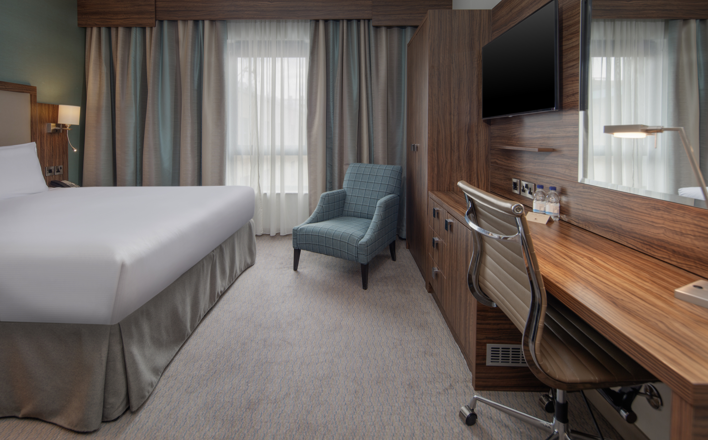 Фото DoubleTree by Hilton London Angel Kings Cross
