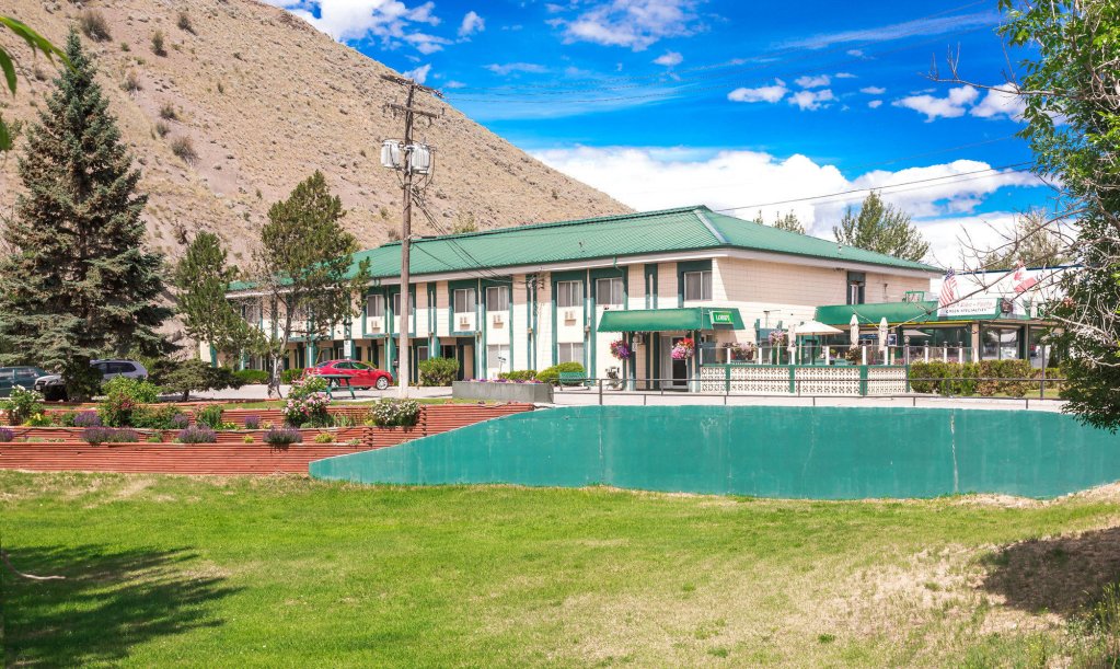 Фото Sandman Inn Cache Creek