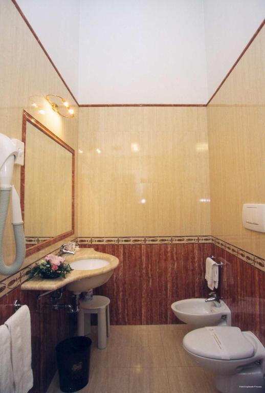 Фото Hotel Esplanade