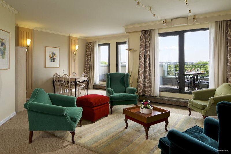 Фото Hotel Parc Plaza