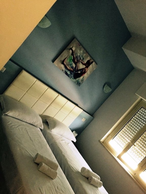 Фото Dea Tiburtina