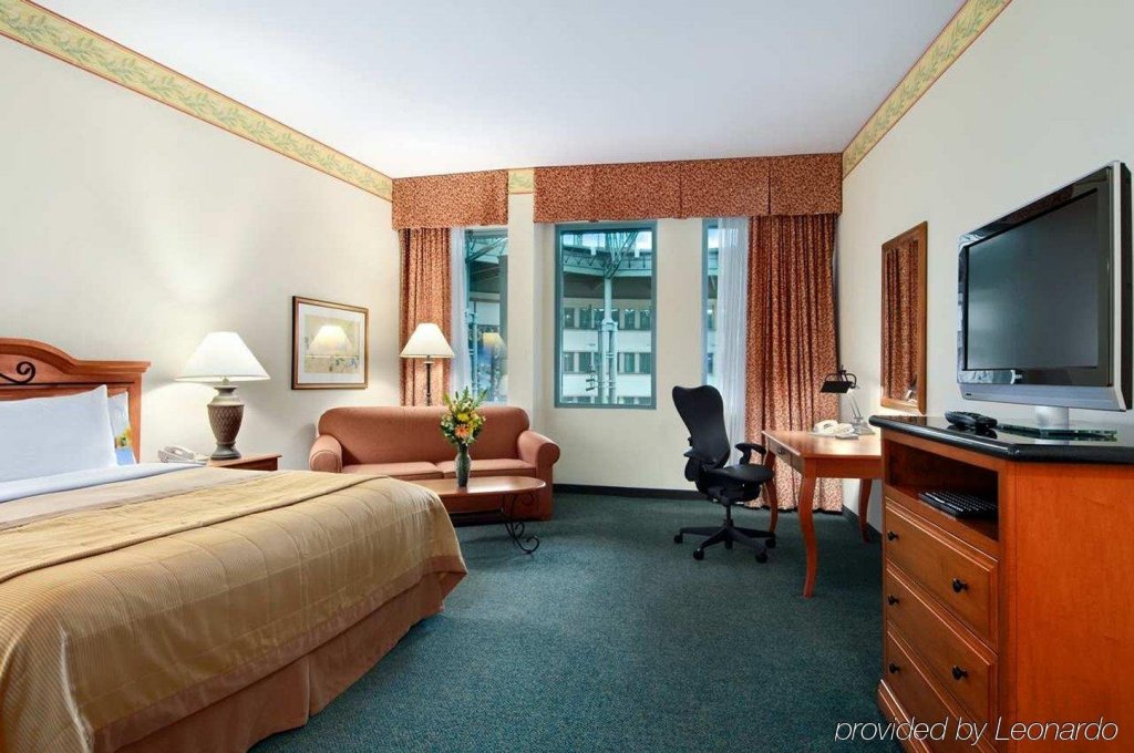 Фото Отель Hilton Austin Airport