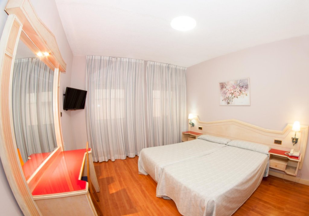 Фото Hotel Ana Maria