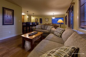 Фото Glacier Mountaineer Lodge