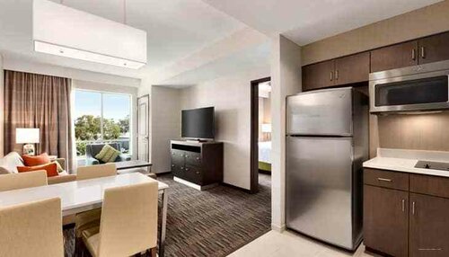 Внешний вид отеля Homewood Suites by Hilton Calgary-Airport в Калгарях, фото 5