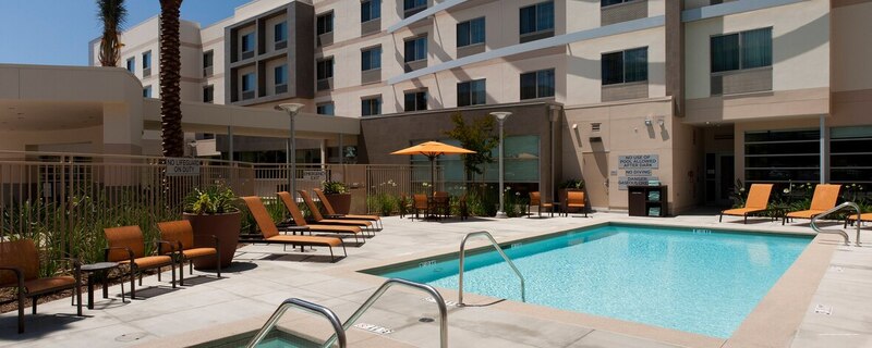 Фото Courtyard by Marriott Santa Ana Orange County