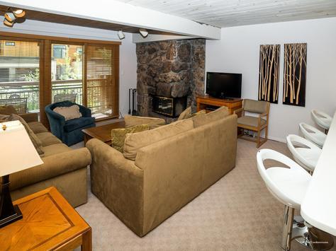 Фото Lift One Condominiums