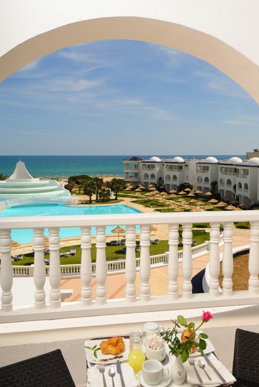 Фото Golden Tulip Taj Sultan