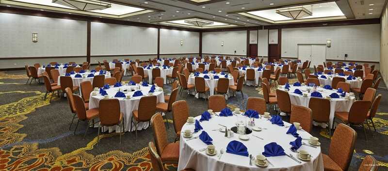 Фото Hilton Raleigh North Hills