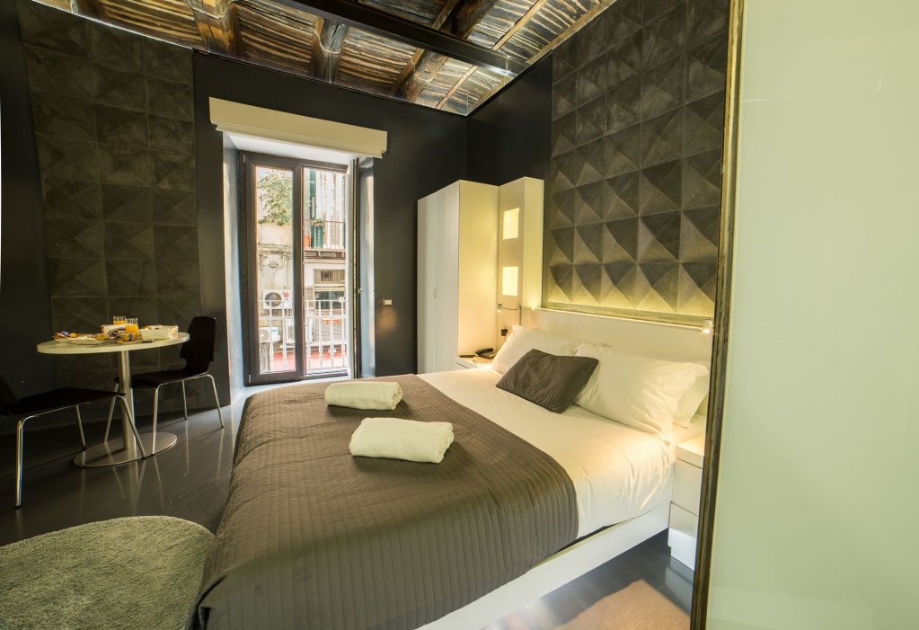 Фото Napoli Chiaia 32 Deluxe Residence