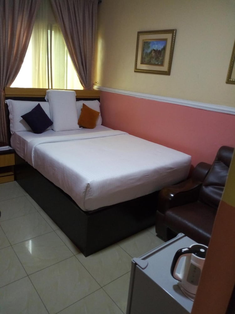 Фото Sweet Savor Hotels & Suites