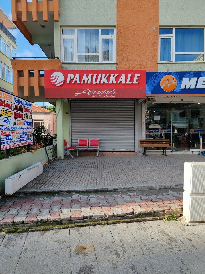 Newsagents Tane Pastry, Istanbul, photo