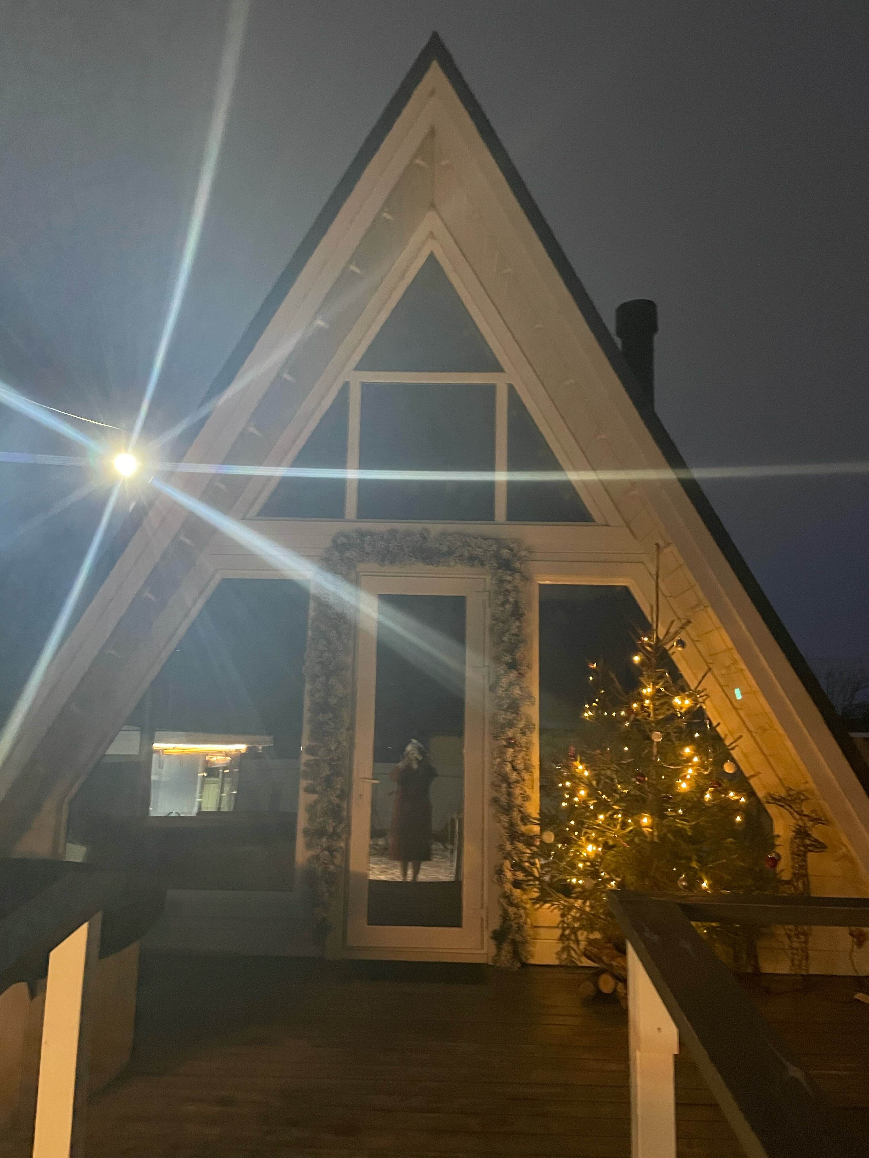 Фото White glamp