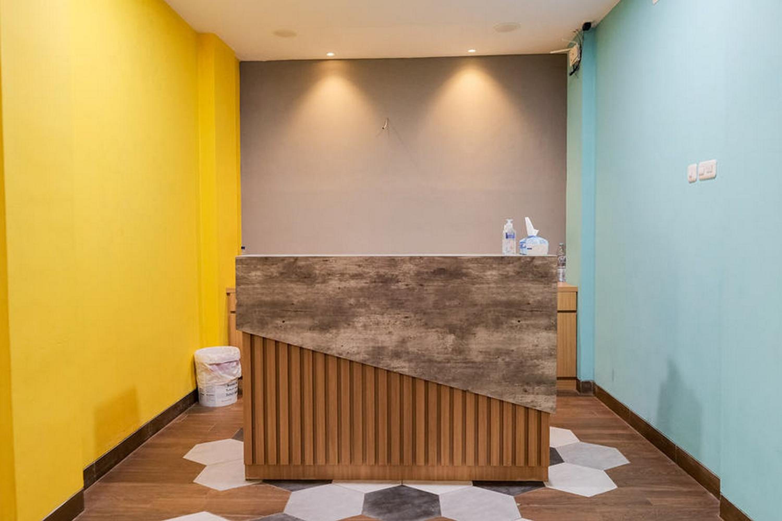 Фото RedDoorz Plus near Taman Anggrek Mall