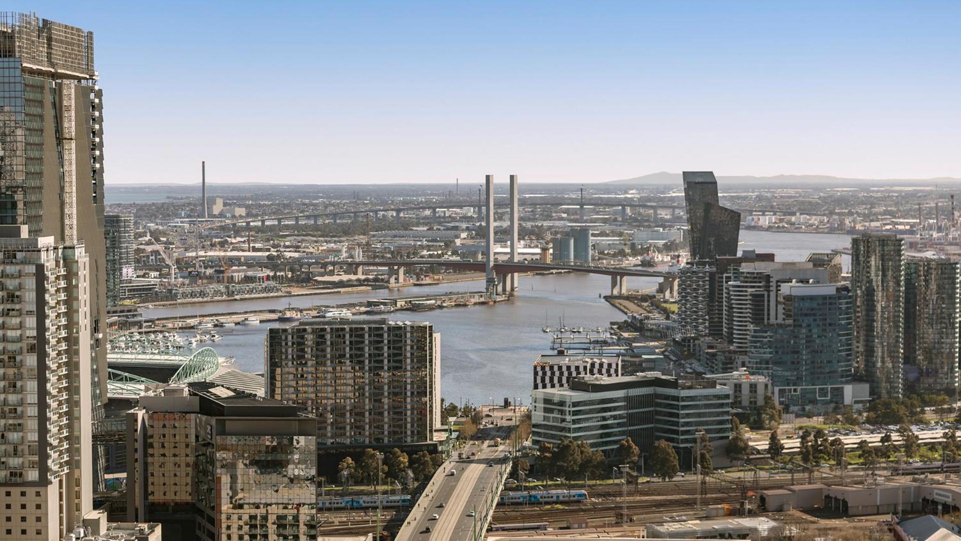 Фото Oaks Melbourne on William Suites