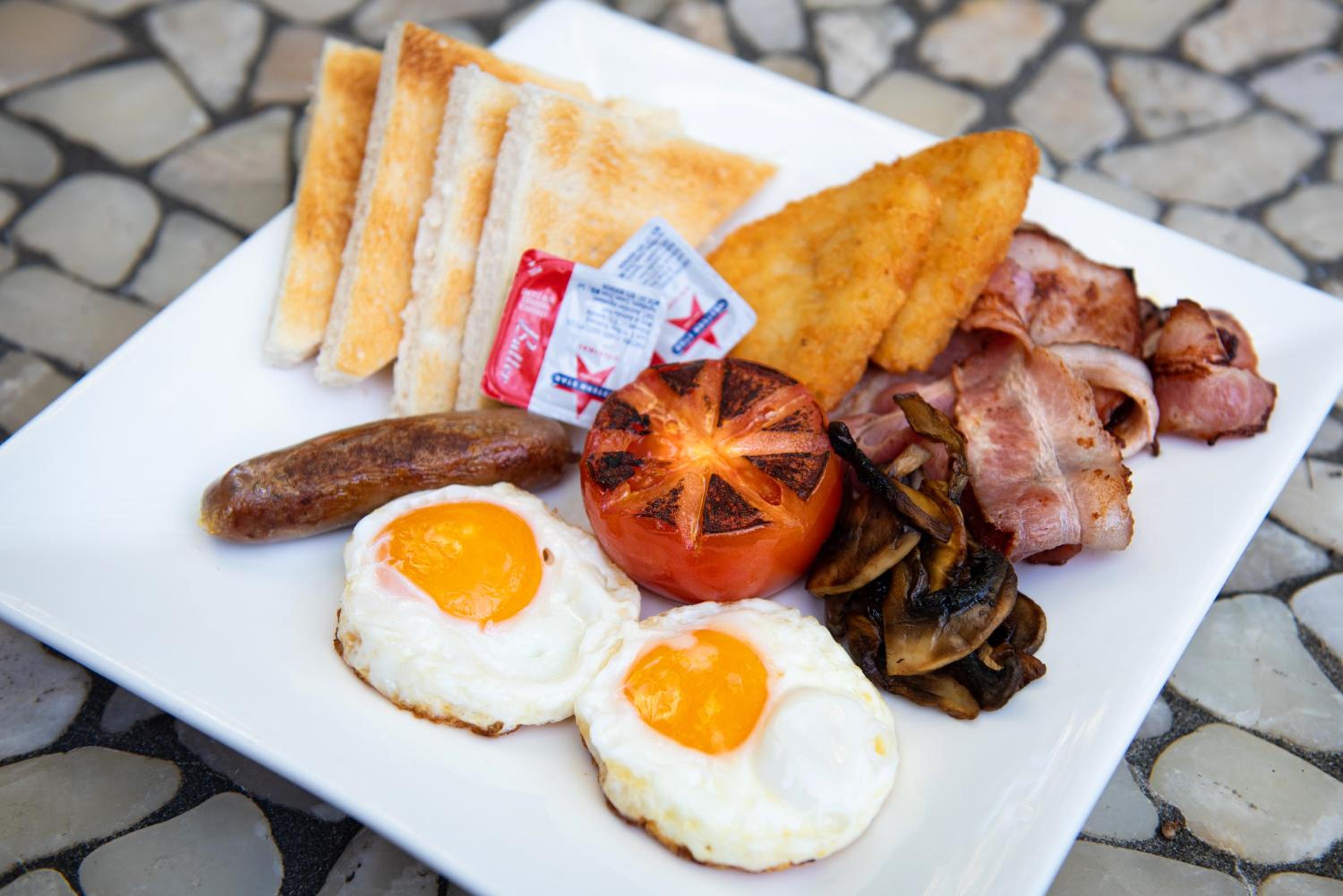 Фото Bay Village Tropical Retreat & Apartments