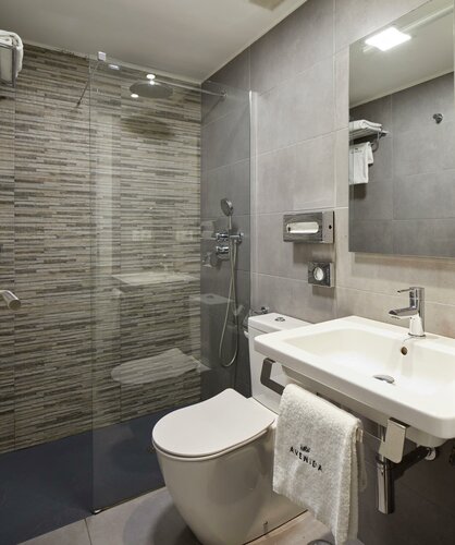 Гостиница Hotel Avenida в Памплоне