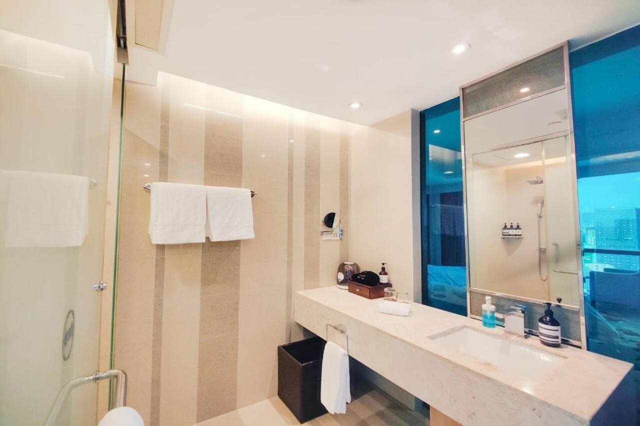 Фото Huaqiang Plaza Hotel Shenzhen