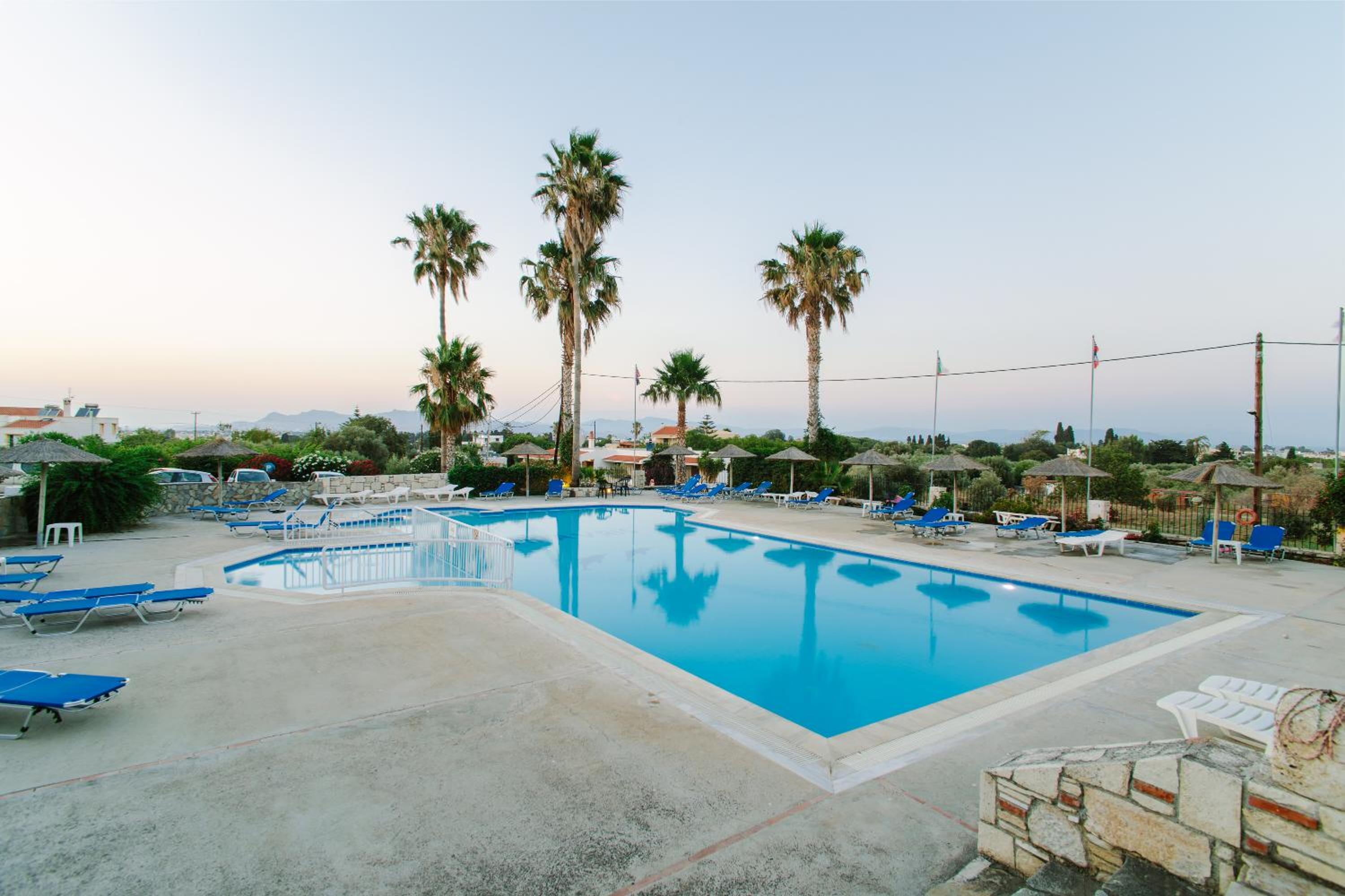 Фото Ampavris Family Apartments