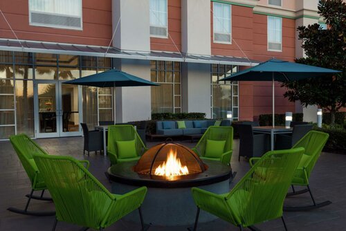 Гостиница Hampton Inn & Suites Orlando Airport @ Gateway Village в Орландо