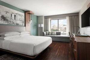 Гостиница New Orleans Marriott Warehouse Arts District