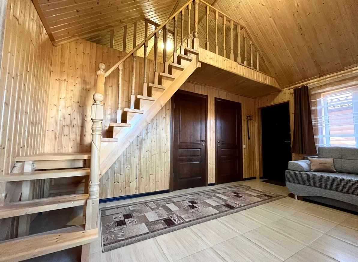 Фото У пруда от Травел Хотелс Антураж