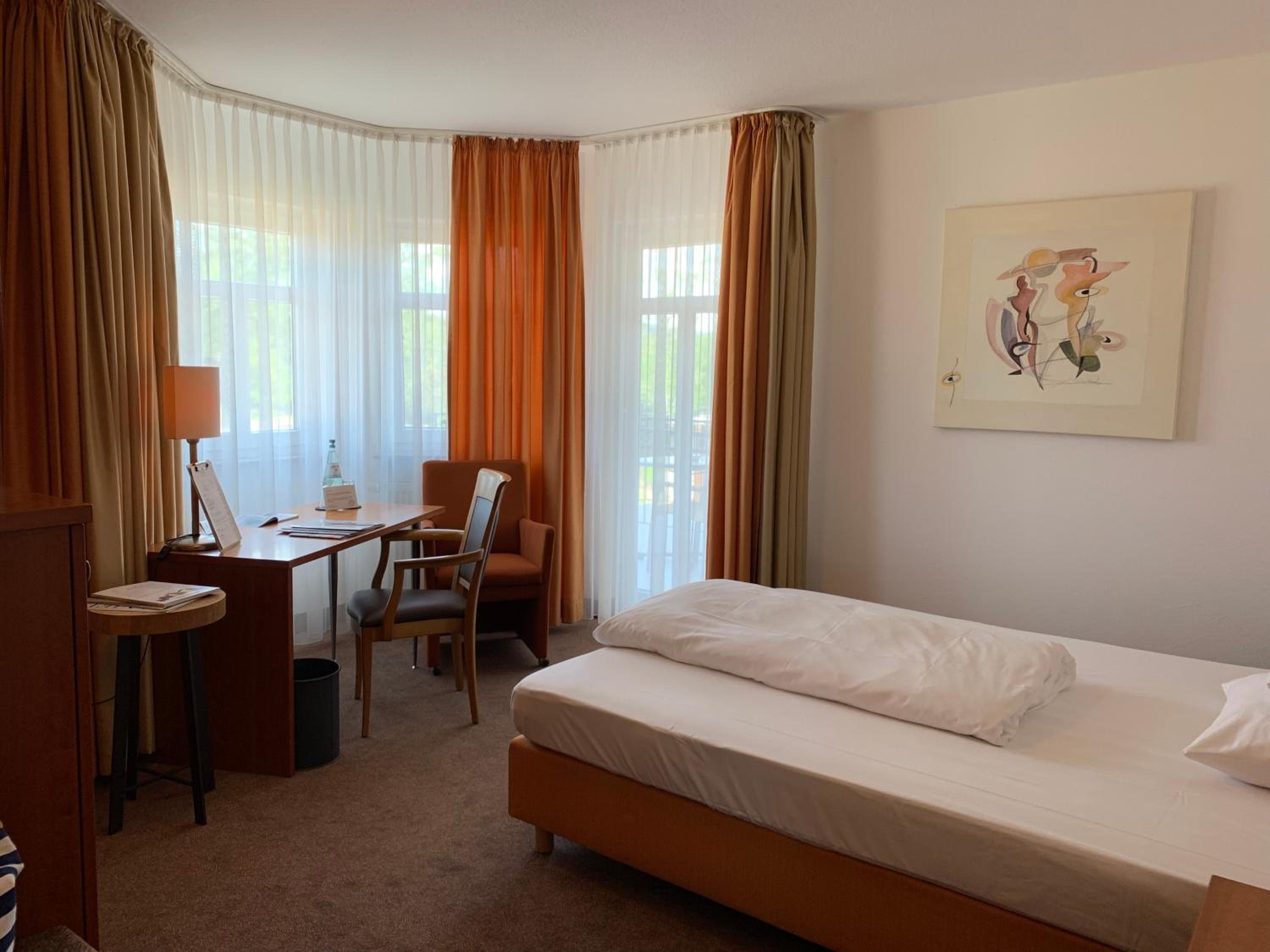 Фото Seehotel Niedernberg - Das Dorf am See