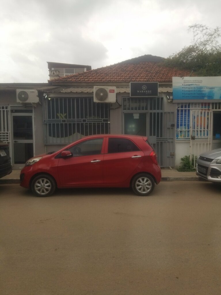 Beauty salon Wabande, Loanda, photo