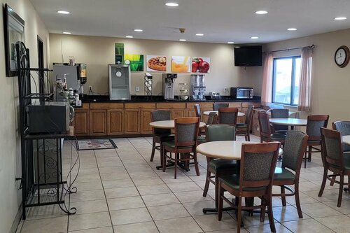 Гостиница Travelodge by Wyndham Fargo West Acres в Фарго