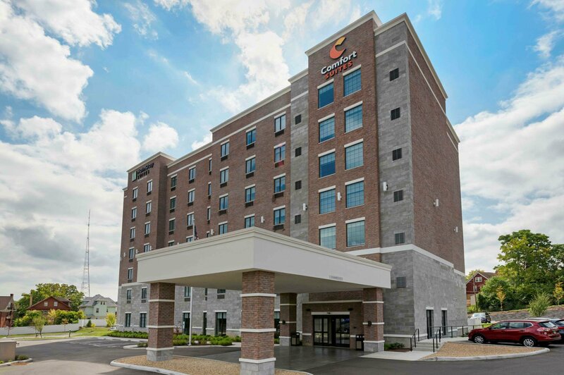 Гостиница Comfort Suites Cincinnati University - Downtown в Цинциннати