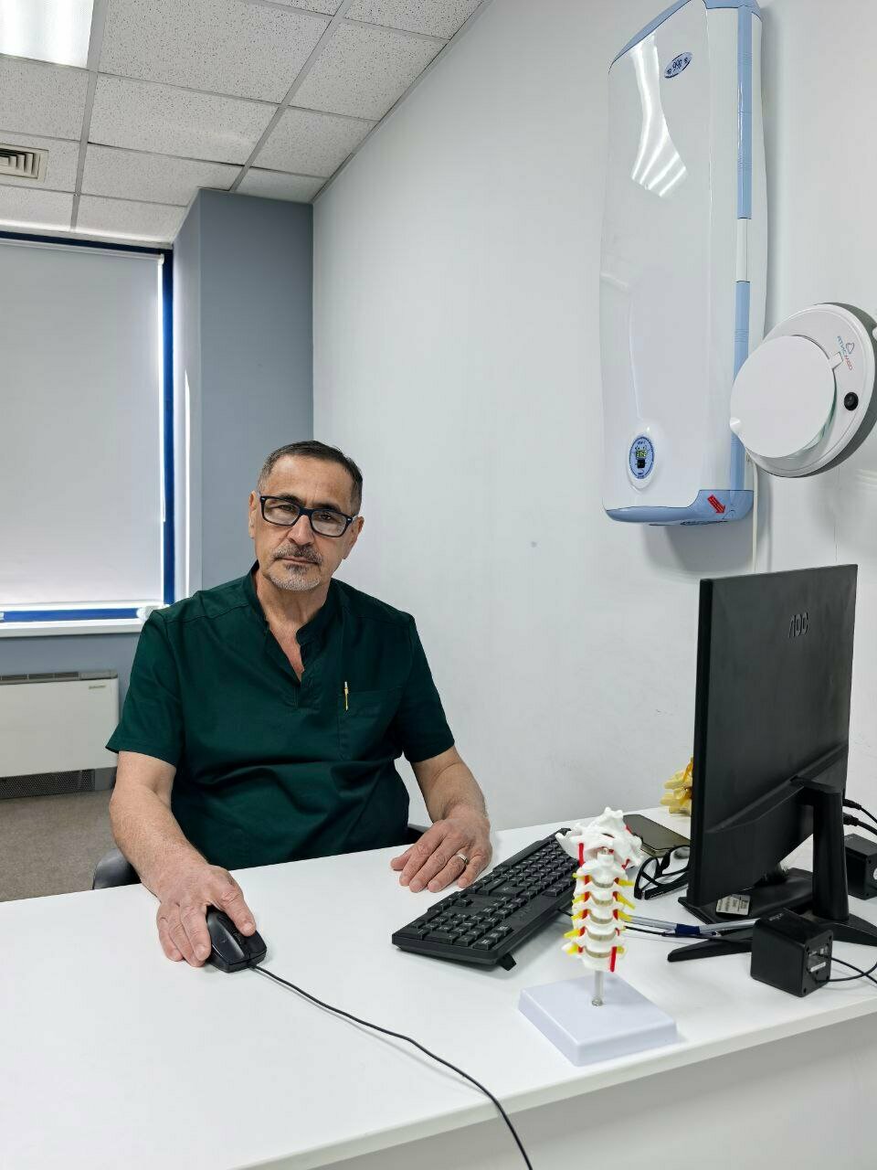 врач клиники 