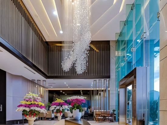 Фото Le Sands Oceanfront Danang Hotel