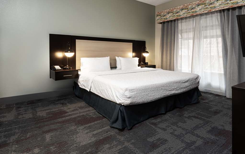 Фото Hampton Inn & Suites Raleigh Downtown