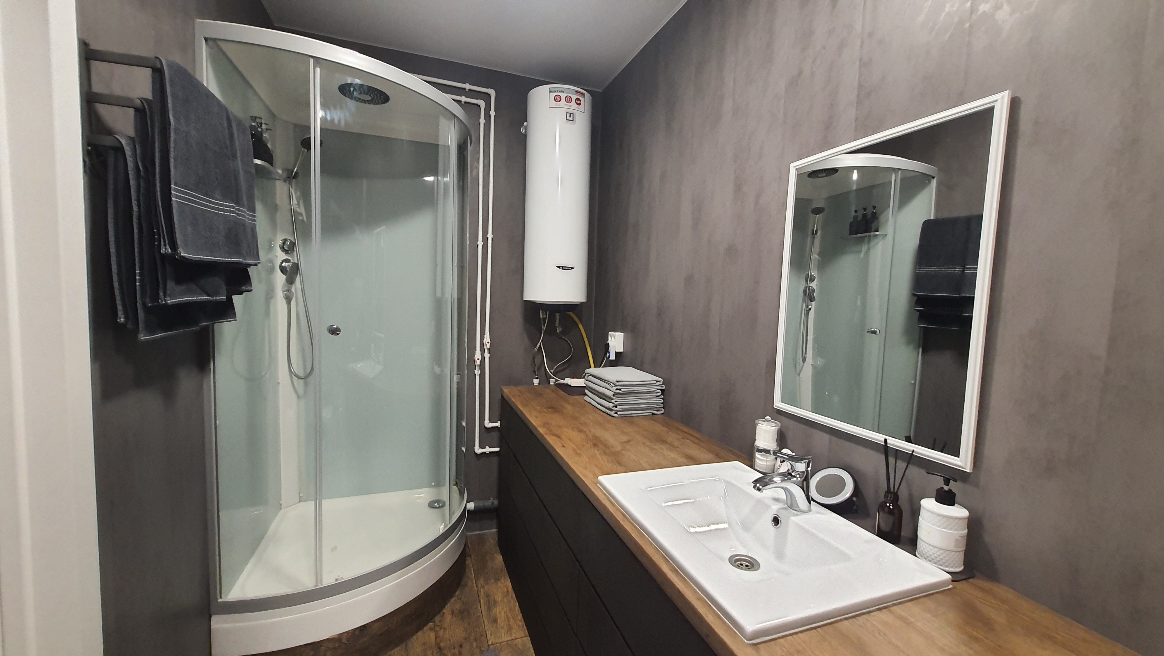 Фото Домик под соснами