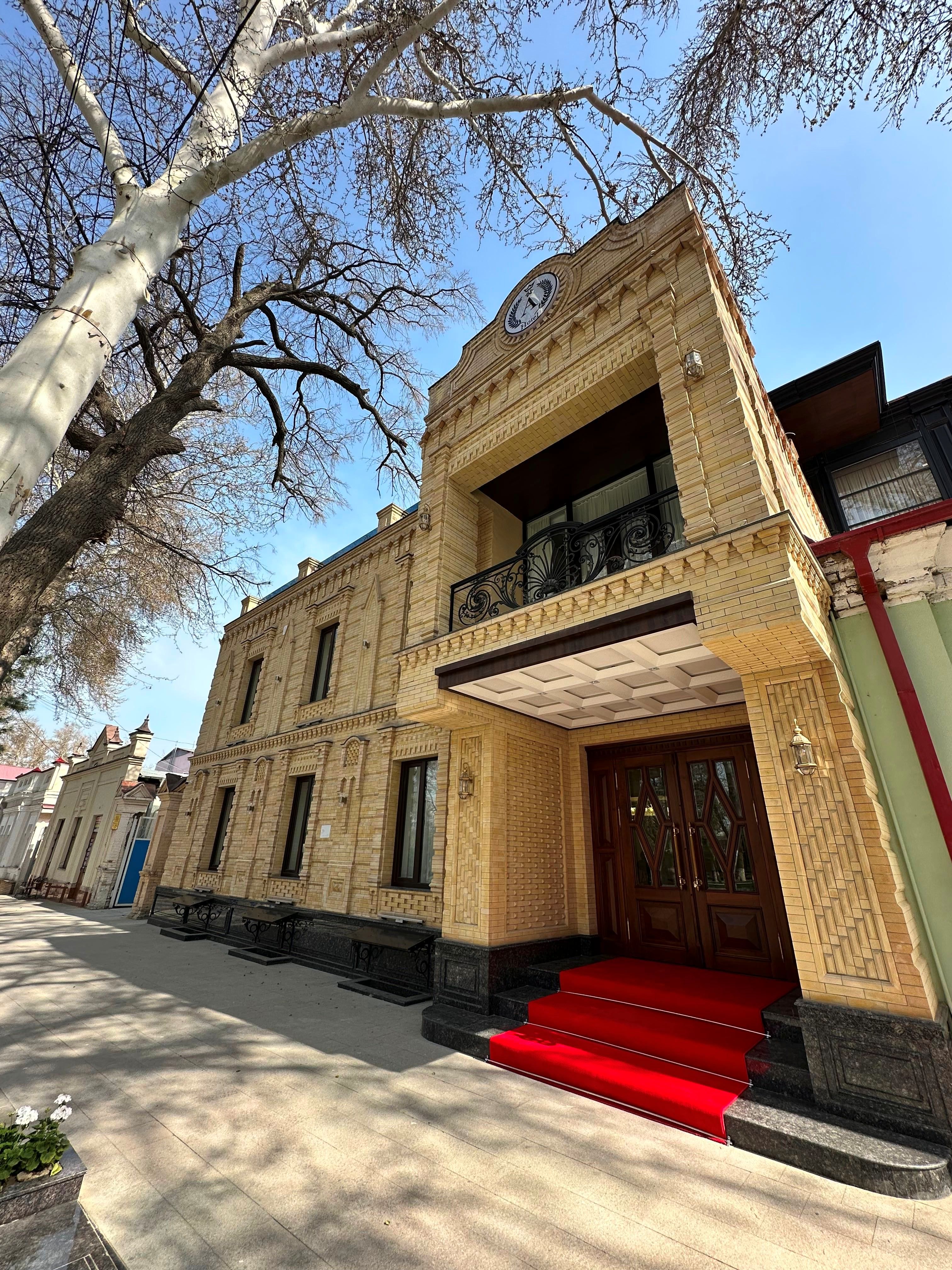 Фото отеля 1