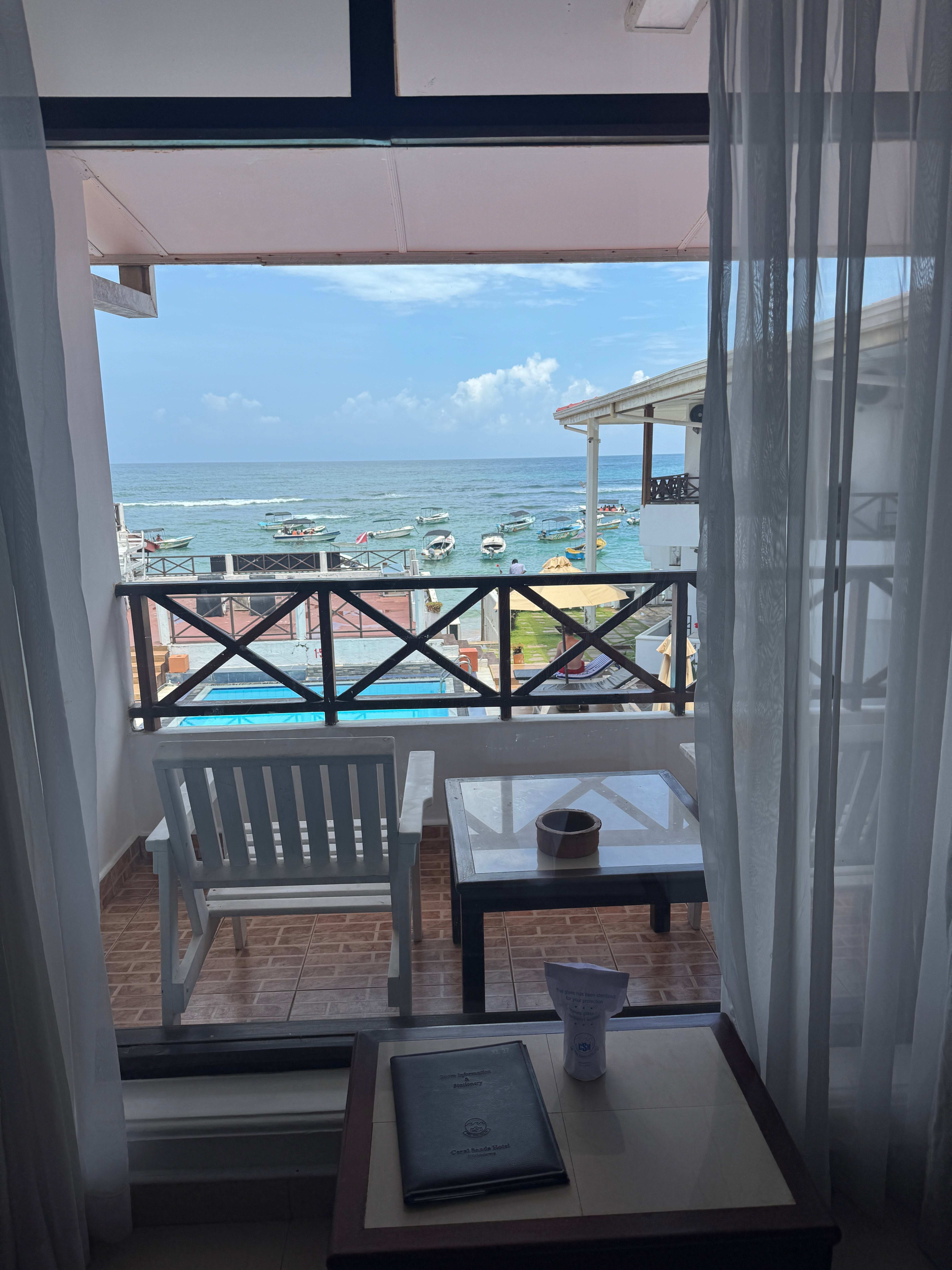 Фото Coral Sands Hotel